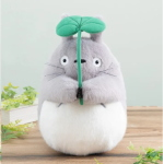 Studio Ghibli - Totoro Plush Dondoko - Totoro con la sua foglia - 19,5x30,5x30,5 cm
